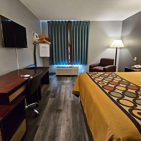 Super 8 By Wyndham Cloverdale In Extérieur photo