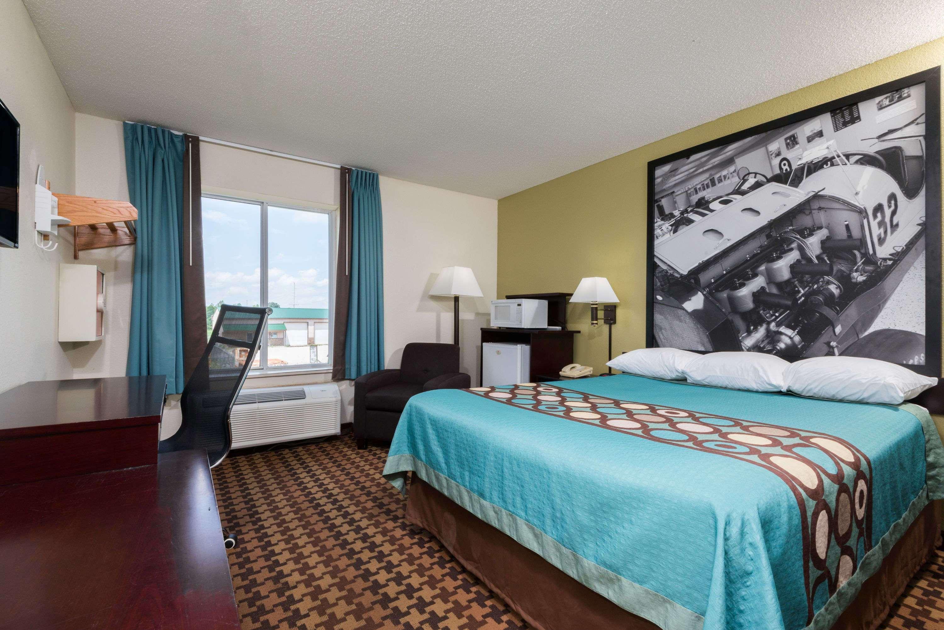Super 8 By Wyndham Cloverdale In Extérieur photo