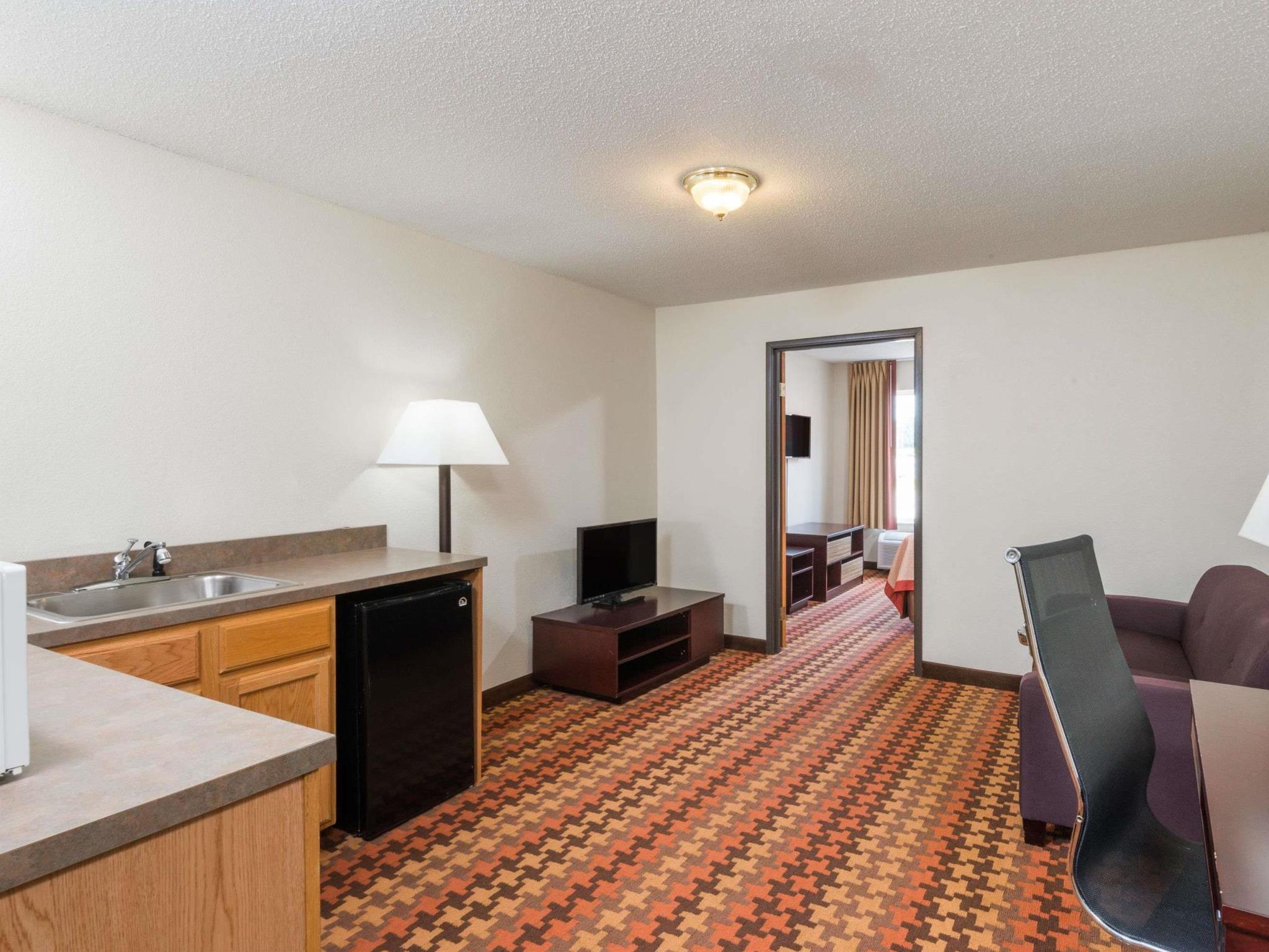 Super 8 By Wyndham Cloverdale In Extérieur photo