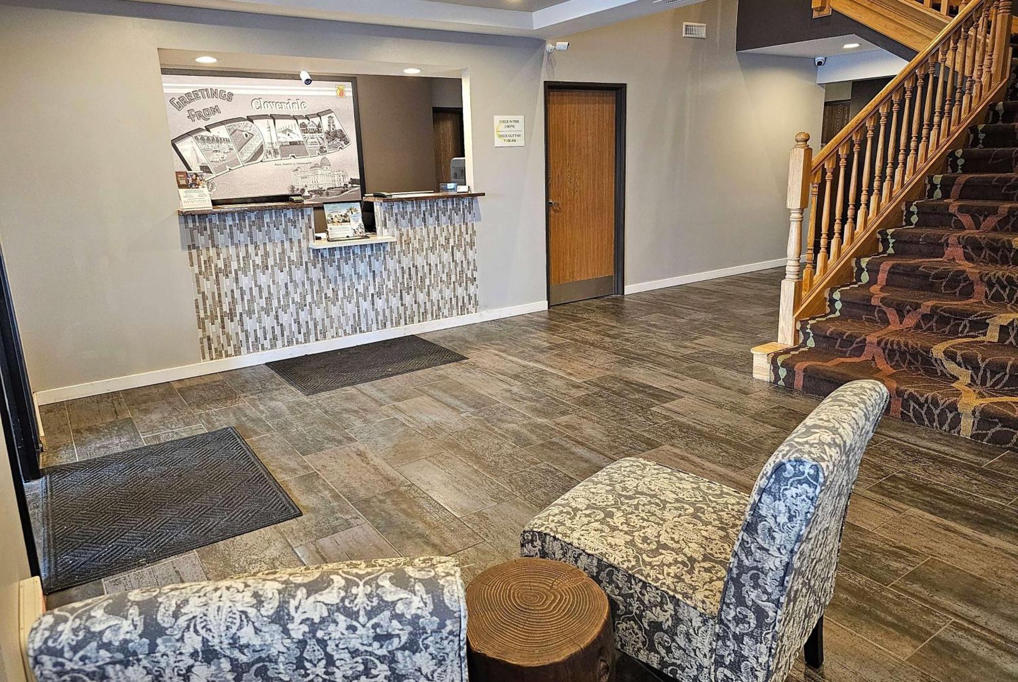 Super 8 By Wyndham Cloverdale In Extérieur photo