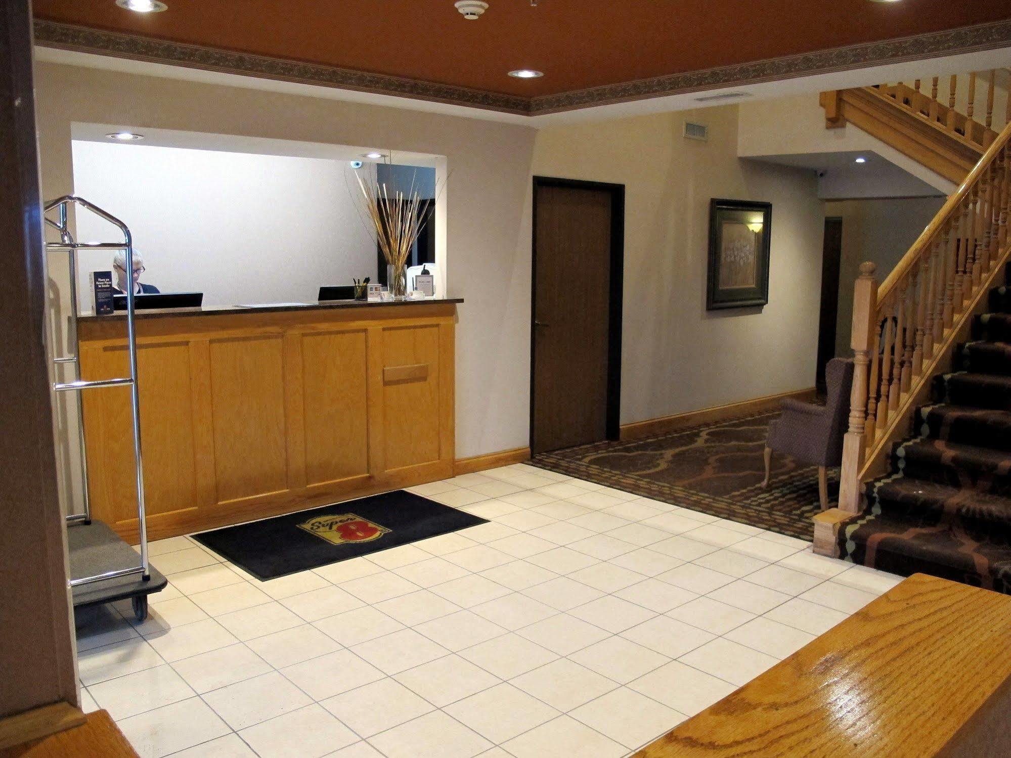 Super 8 By Wyndham Cloverdale In Extérieur photo